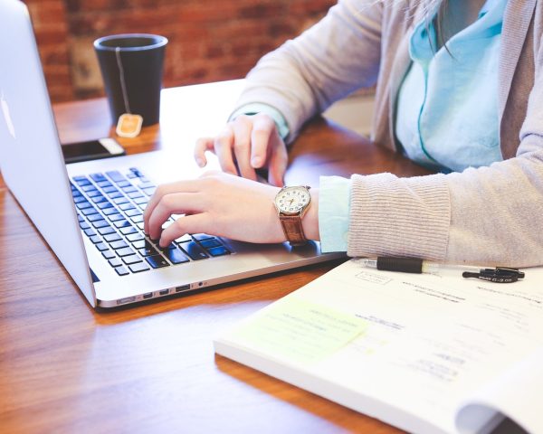 student-typing-keyboard-849825 student, typing, keyboard-849825.jpg